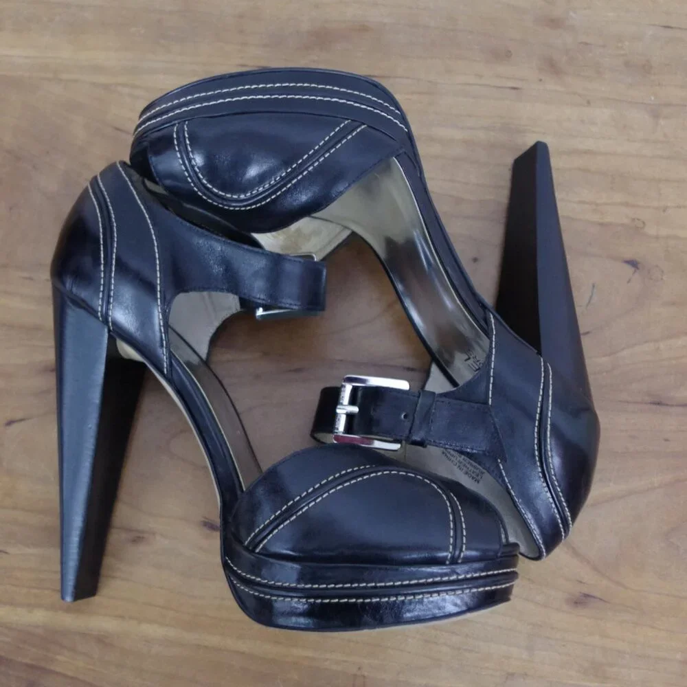 Michael; Michael Kors Platform High Open Toed Heels Size 9.5M - Picture 4 of 12